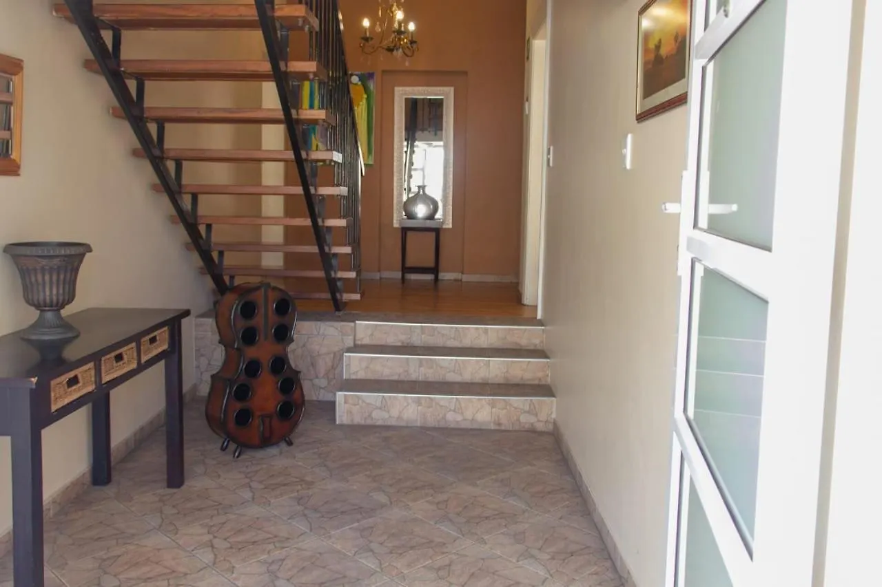 Lacasa Bellville Guesthouse Città del Capo 3*,  Sudafrica