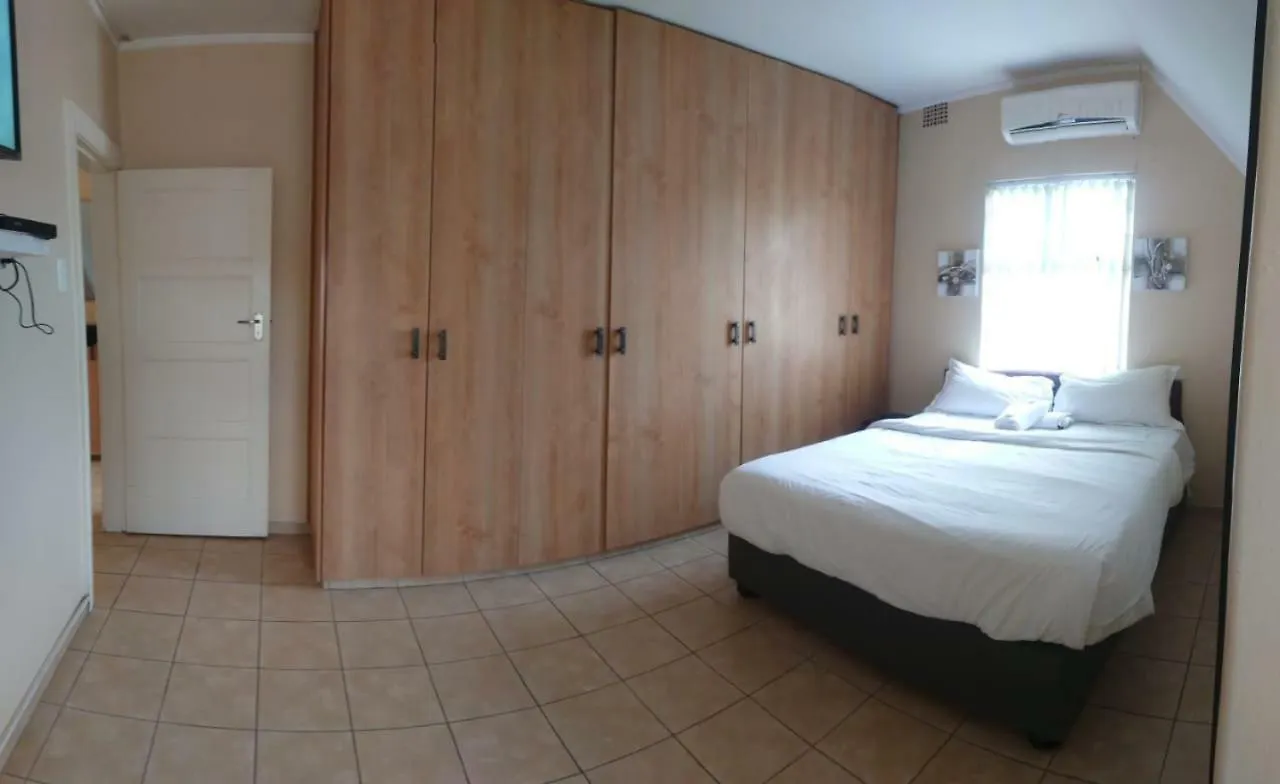 Lacasa Bellville Guesthouse Città del Capo