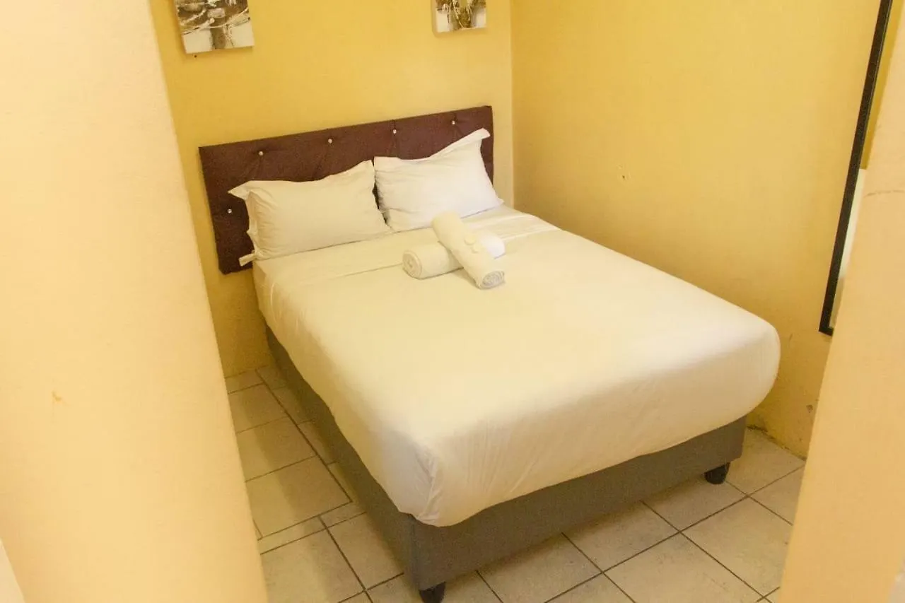 Lacasa Bellville Guesthouse Città del Capo